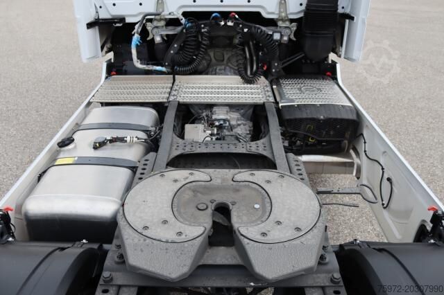 मानक ट्रैक्टर यूनिट Mercedes-Benz Actros 1853 LS