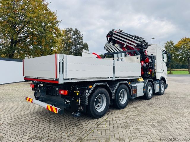 Truk flatbed VOLVO FH 500 8x4 Kran F820 RA2.27 Jib & Winde Sofort
