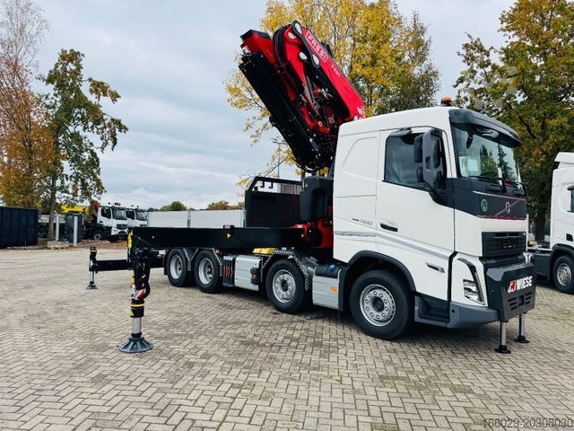 Truk flatbed VOLVO FH 500 8x4 Kran F820 RA2.27 Jib & Winde Sofort