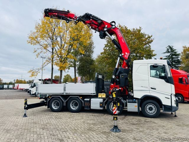 Truk flatbed VOLVO FH 500 8x4 Kran F820 RA2.27 Jib & Winde Sofort