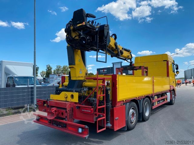 Truck mounted crane DAF XF 530 FAN 6X2 Baustoffpritsche mit HYVA HC213E3