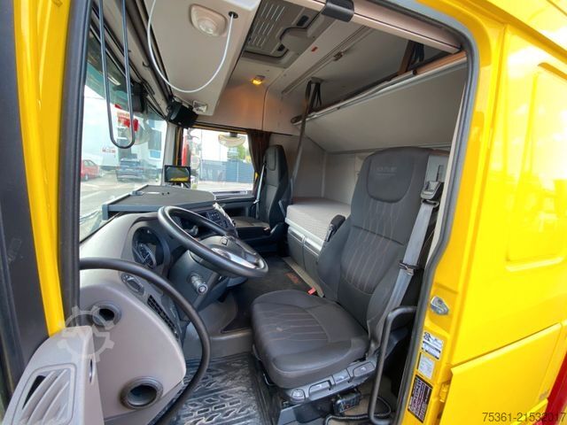 Truck mounted crane DAF XF 530 FAN 6X2 Baustoffpritsche mit HYVA HC213E3