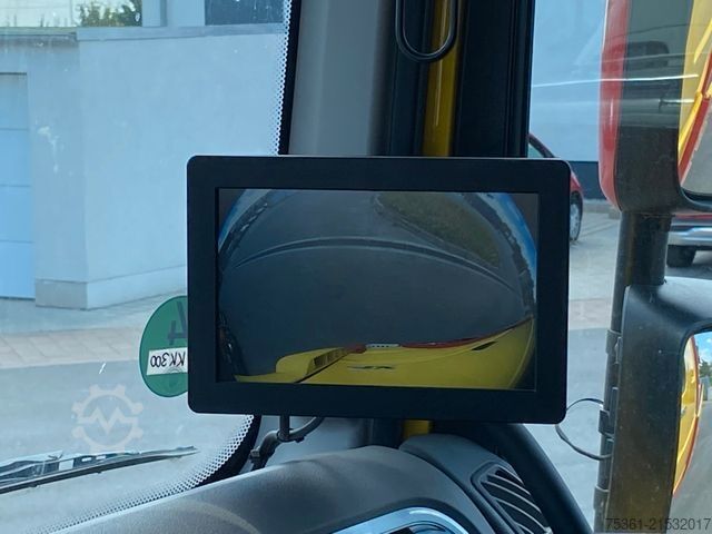 Truck mounted crane DAF XF 530 FAN 6X2 Baustoffpritsche mit HYVA HC213E3