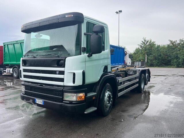 Āķa konteineru automašīna SCANIA SCANIA CV 94D 260 SCARRABILE USATO