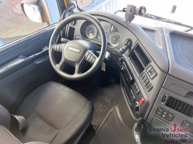 Prostorninska vlačilna enota DAF XF 460 FT Space Cab Low deck