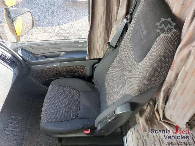 Prostorninska vlačilna enota DAF XF 460 FT Space Cab Low deck