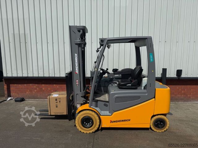 전동 4륜 지게차 Jungheinrich EFG 425 / Triplex 5500 mm / NEUGERÄT