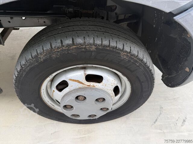 Box van Iveco Daily 35C12 Pritsche 4x2 Euro4