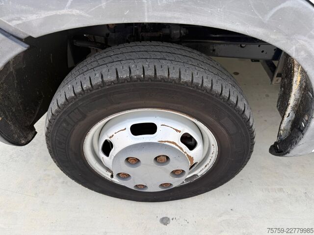 Box van Iveco Daily 35C12 Pritsche 4x2 Euro4