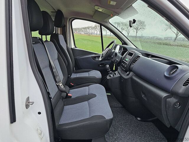 Transport pasażerski OPEL VIVARO 1.6 L1 Combi 9p Airco