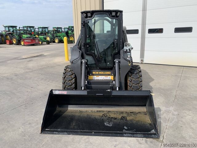 колісний навантажувач New Holland L328