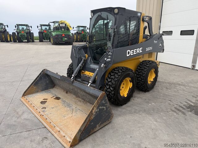 Mini utovarivač John Deere 320G