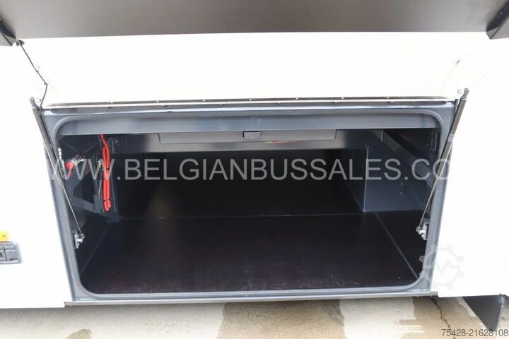 Autobús interurbano Iveco Crossway 12m Pop / Double middle door / Prép li...