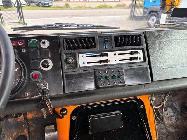 Kofer UNIMOG 424 + 4X4 + BJ 1977 + MANUAL + 261666 KM + HYDR...