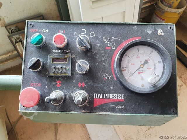 לחצת למלות לייצור תריסי חלון Italpresse Program/30