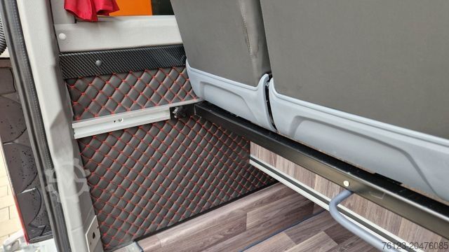 Minibus MERCEDES-BENZ 519 und 517 Glasdach XXL 20 Sitze Stock