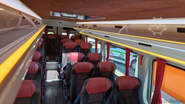 Minibusz MERCEDES-BENZ 2 x 517 Lord Comfort XXL Lagerfahrzeug 23 SS