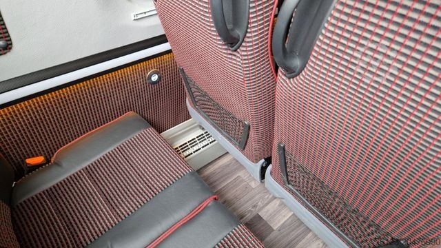 Minibusz MERCEDES-BENZ 2 x 517 Lord Comfort XXL Lagerfahrzeug 23 SS