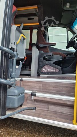 Minibusz MERCEDES-BENZ 2 x 517 Lord Comfort XXL Lagerfahrzeug 23 SS