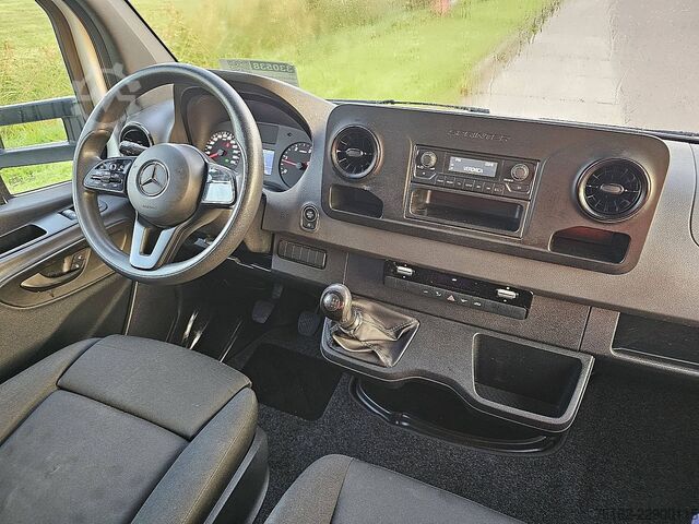 Maleta MERCEDES-BENZ SPRINTER 516 Bakwagen Laadklep!
