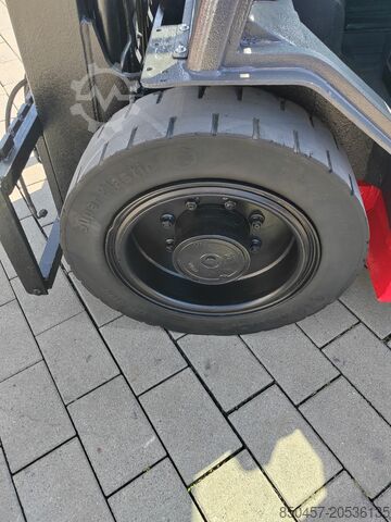 Pajisje pirunësh për terren të vështirë Manitou MSI 35