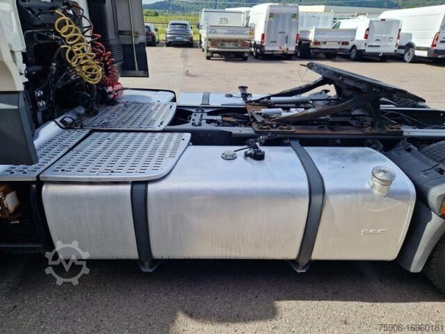 Стандартен влекач DAF XF 480 MEGA