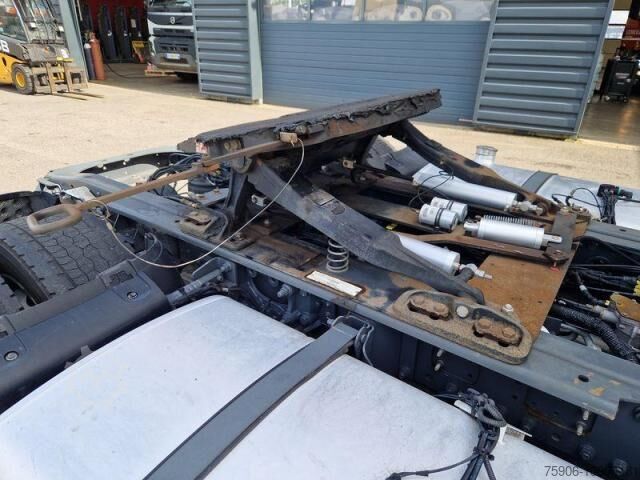 Стандартен влекач DAF XF 480 MEGA