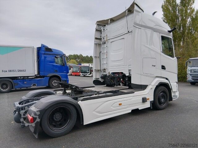 Standardowy ciągnik siodłowy DAF XG 480 FT LowDeck Hubkupplung