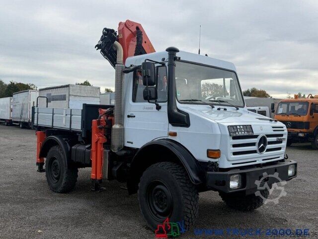 Tovornjak s ploščadjo Unimog U4000 4x4 Palfinger Kran PK10501 Hakenhöhe 11,5M