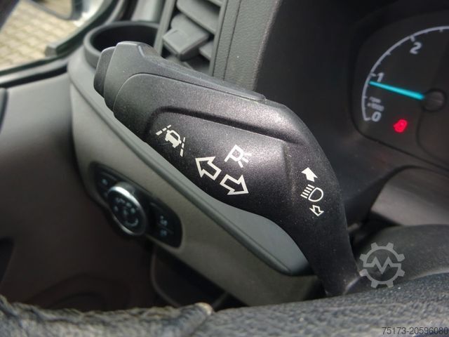 Panel van FORD Transit Custom Kasten 320 L2H1 Trend 130PS Navi