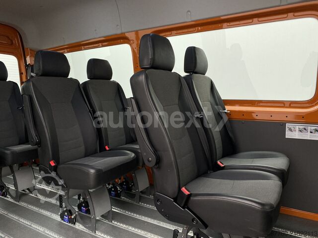 Minibus VOLKSWAGEN Crafter 35 *4MOTION+9-SITZE* STANDHZNG (0739)