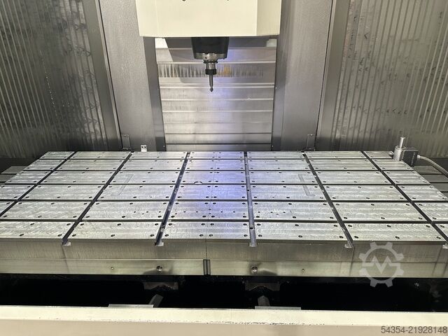 مركز تشغيل آلي رأسي (CNC) Mazak VTC 820/20