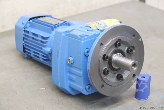 Geared motor 0.18 kW 19 rpm ZHE JIANG FAF77-Y7.5KW YE2-132M-4