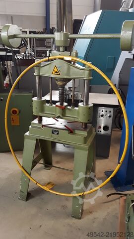 Presse à broche manuelle AGEO SP16/410