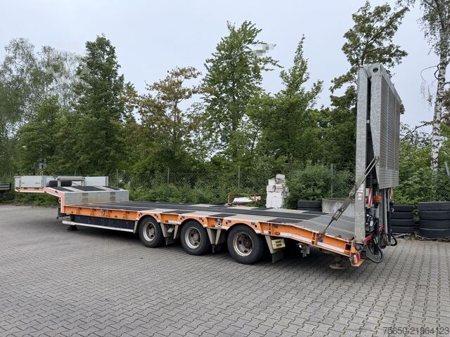 로우로더 반트레일러 Humbaur HTS30  3 Achs Satteltieflader, neuwertig