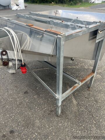 Feeder with stainless steel hopper + galvanized  