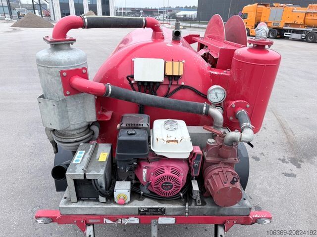 Verkaufsanhänger Tysse / Nomek 1500 L Edelstahl Sauganhänger