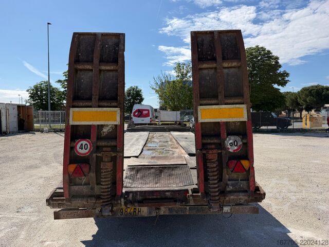 žemagrindė puspriekabė statybos technikos transportavimui CTC RP26S