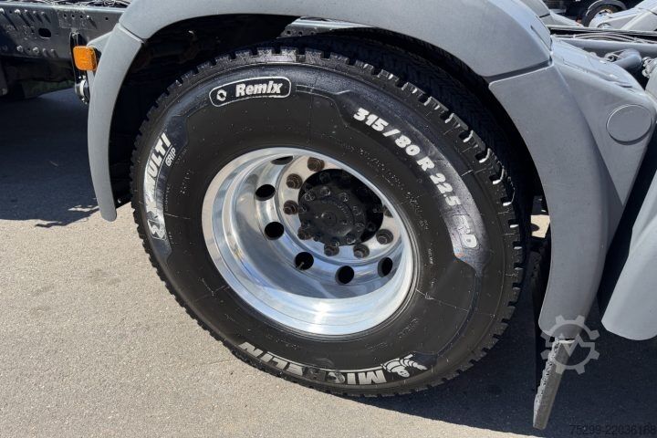 Sasi truk MAN TGX 26.500 6x2*4  Fahrgestell / Swiss-Vehicle