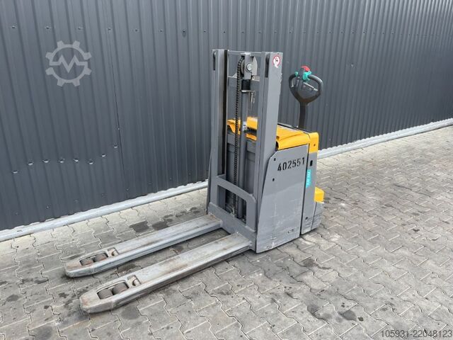 Người xếp hàng cho người đi bộ Jungheinrich EJD222