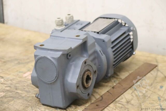 Motorreductor 0,18 kW 13 rpm SEW-Eurodrive SA37 DR63M4/TF/IS