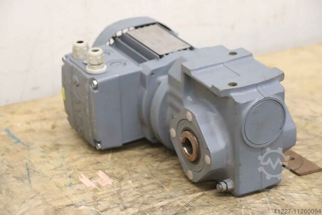 기어 모터 0.18kW 13rpm SEW-Eurodrive SA37 DR63M4/TF/IS