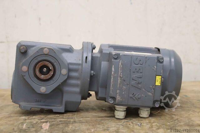 기어 모터 0.18kW 13rpm SEW-Eurodrive SA37 DR63M4/TF/IS