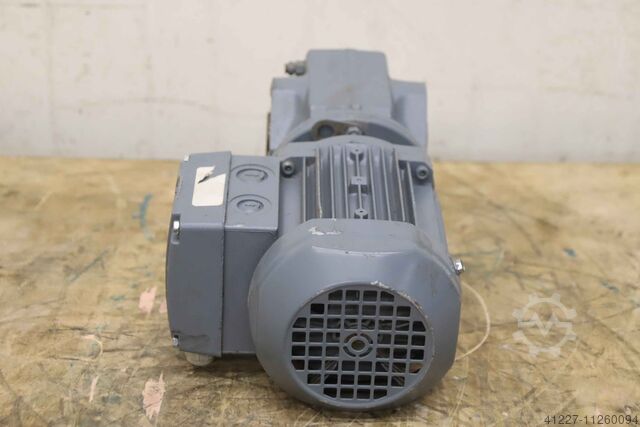 기어 모터 0.18kW 13rpm SEW-Eurodrive SA37 DR63M4/TF/IS