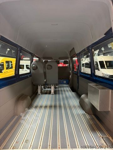 미니버스 VOLKSWAGEN Crafter Kombi 35 L3H2 MAXI 7 Sitze PDC 2.Hand