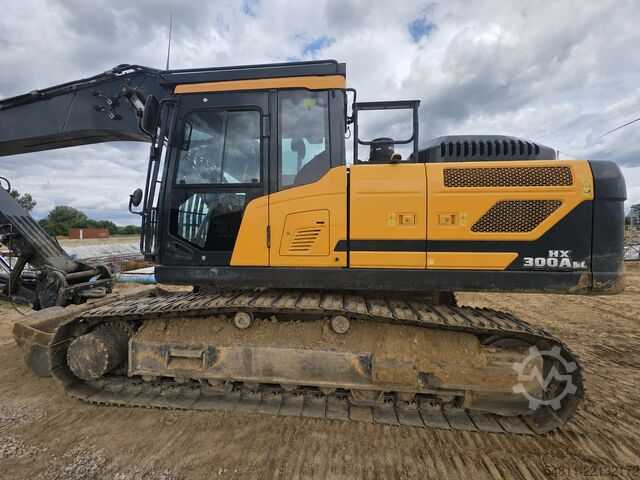 Excavator pe şenile Hyundai HX300A