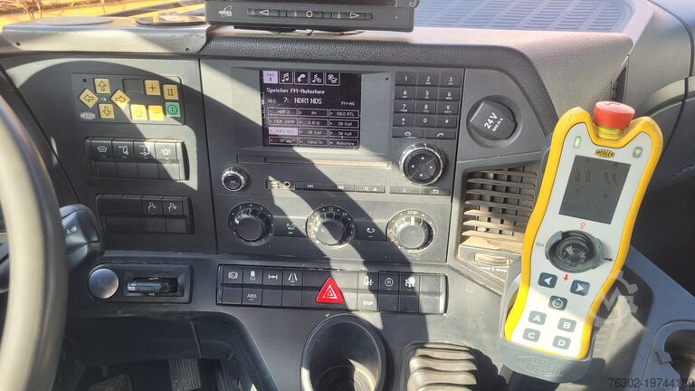 Kravas automašīna ar slodzes iekrāvēju Mercedes-Benz AROCS 2033 Meiller Winterdienst Kommunal