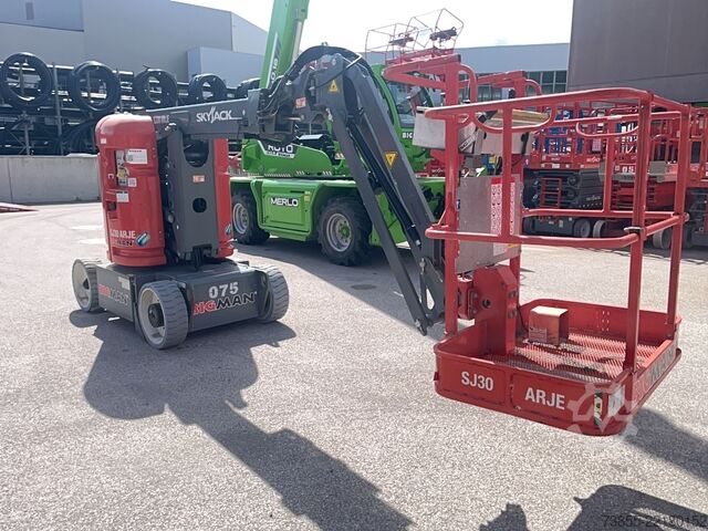 व्यक्त कार्य मंच Skyjack SJ30AJ