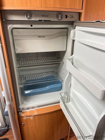 Halvintegrerad husbil BÜRSTNER T 640 - Festbett - Klima -  -