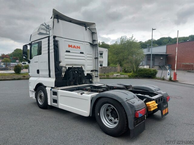 Standardni tegljač MAN TGX 18.500 XXL-INTARDER-2 Tanks- NAVI- TOP
